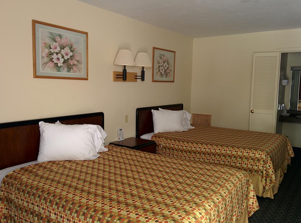 Economy Inn Toledo-Перрисберг Номер фото